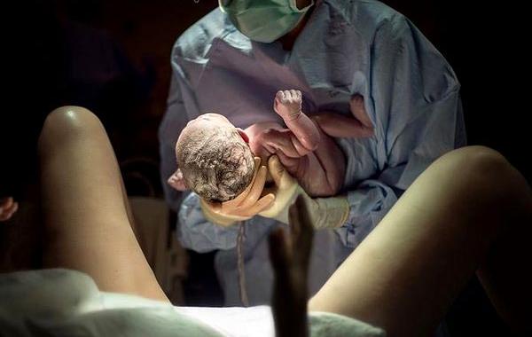 Женщины во время родов, женщины сразу после родов, женщины несколько минут после родов, Лелайни Роджерс, Leilani Rogers