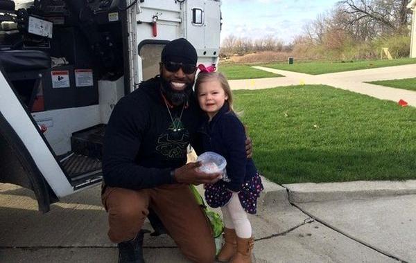 девочка и её любимый мусорщик, девочка подарила капкейк любимому мусорщику, капкейк для любимого мусорщика