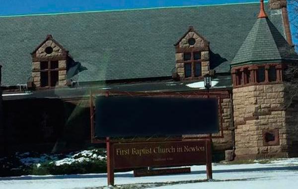 нелепая приветственная надпись, церковь приветственная надпись