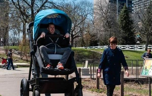 коляска для взрослых, детская коляска для взрослых, тест-драйв детской коляски, Kolcraft