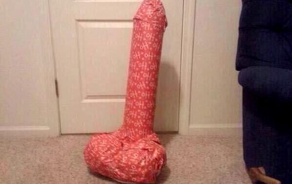 идиотская упаковка подарков, люди не пытались упаковать подарки, смешная упаковка подарков