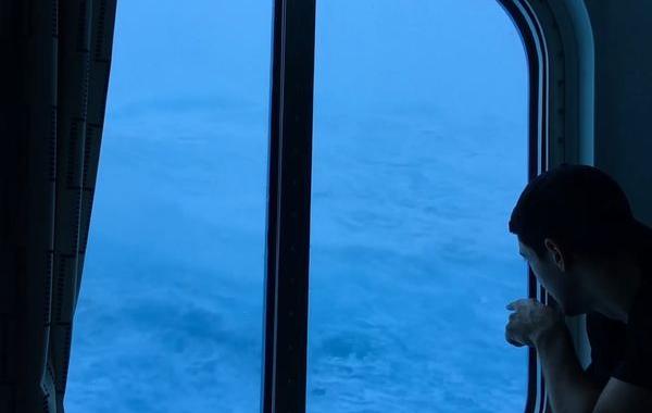 9-метровые волны изнутри лайнера, шторм изнутри лайнера, Anthem of the Seas