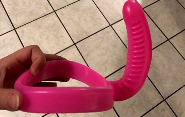 Подарок мамы дочери выглядит пошло