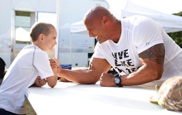 Дуэйн 'Скала' Джонсон мальчик больной раком, Дуэйн 'Скала' Джонсон воплотил в жизнь мечту мальчика больного раком