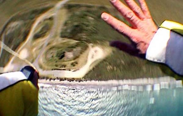 24 человека, которым чудом удалось выжить, после падения с большой высоты