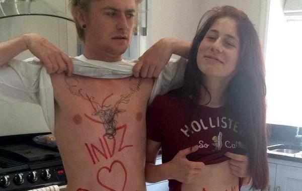 парень сменил фамилию ошибка в билете, сменил фамилию из-за ошибки в авиабилете, Адам Уэст, Adam West, Адам Армстронг, Adam Armstrong