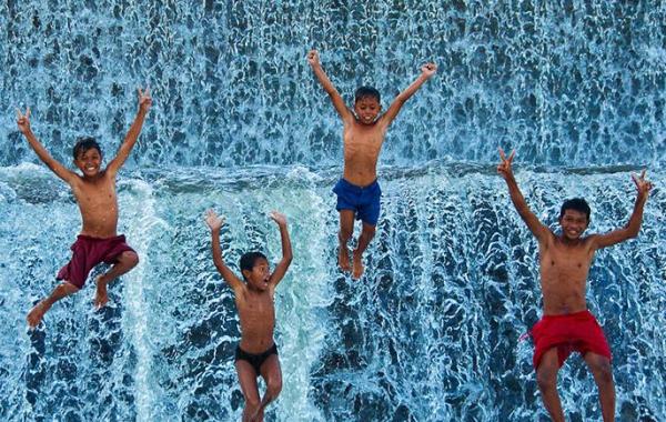 Эмоциональных фотографий играющих детей со всего света, доказывающих, что детство самое прекрасное время в жизни