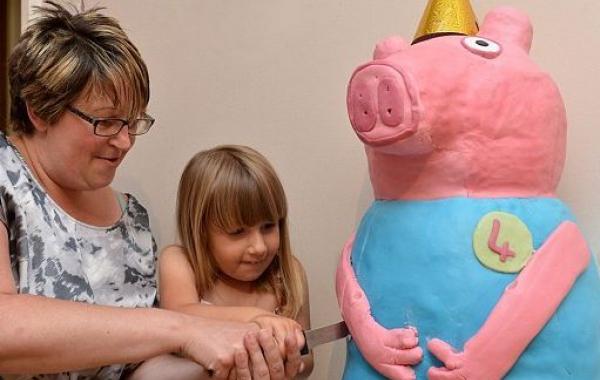 Торт для дочери в виде свинки Пеппы