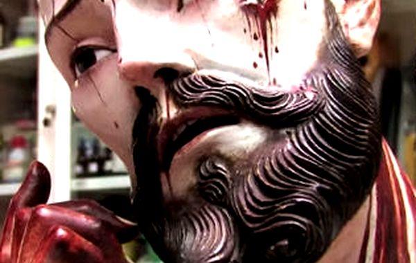 Ученые обнаружили жуткую находку внутри 300-летней статуи Иисуса Христа