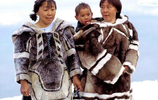 меховые стринги эскимосов, меховые стринги инуитов, модные инуиты