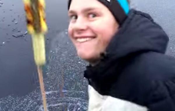 фейерверк под водой, фейерверк подо льдом, запуск фейерверка под лед