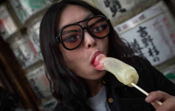 Пошлый фестиваль плодородия в Японии 2014