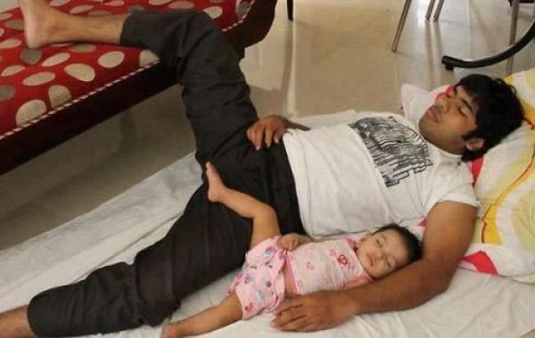 Каков отец, таков и сын, фотографии пап и их мини-копий, яблоко от яблони