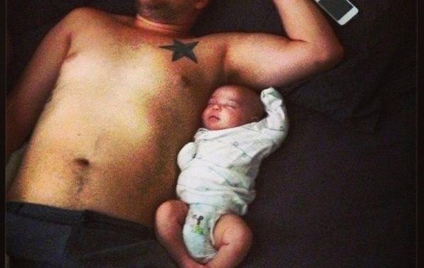 Фотографии доказывающие, что яблочко от яблони недалеко падает