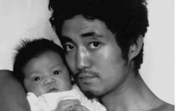 фото отца и сына 26 лет, совместные фотографии отца и сына 226 лет, делали фотографии 26 лет отец сын