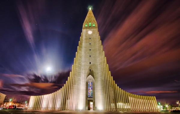 Мировые достопримечательности в свете ночи