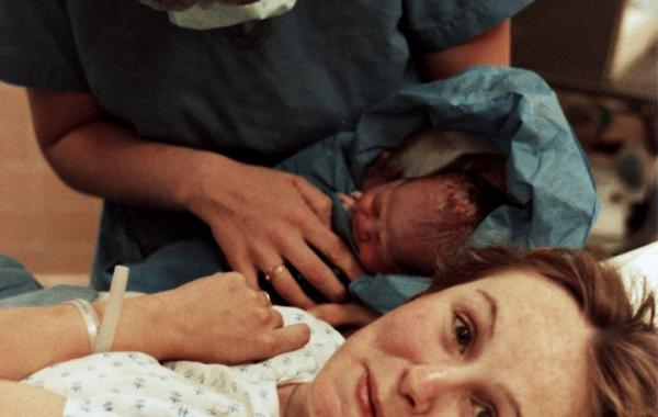 рождение ребёнка, роды, младенец, мать и дитя