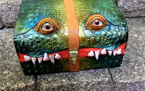 чемоданы в виде монстров, монстры сундуки, Mellie Z, Fine Line Workshop