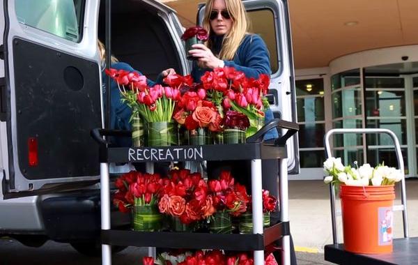 организатор свадеб нашла способ использования цветов после свадеб,  Дженнифер Грув, Jennifer Grove