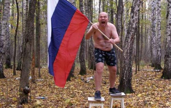 Фотографии странных людей из социальных сетей