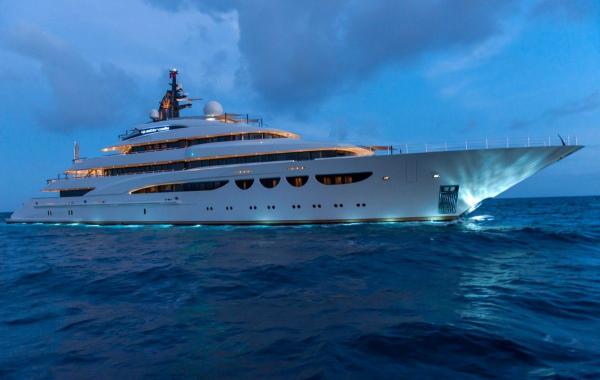 Внутри яхты Quattroelle, за 1 млн евро в неделю