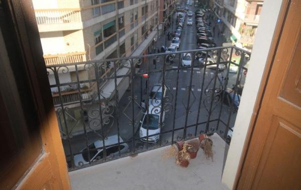 Простой и быстрый способ преобразить свой маленький балкон