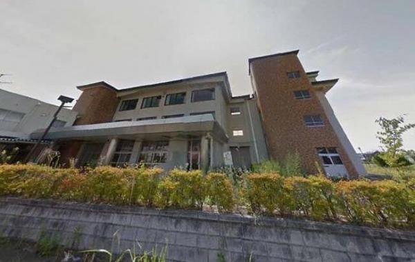 заброшенная школа в Намиэ, заброшенная японская школа, внутри школы Намиэ, внутри школы после Фукусимы