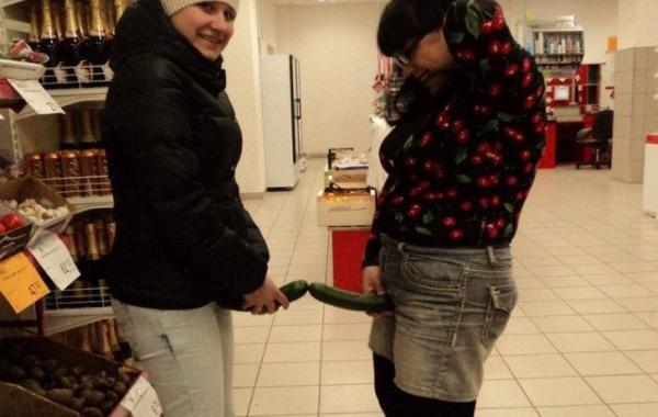 Фотографии странных людей из социальных сетей