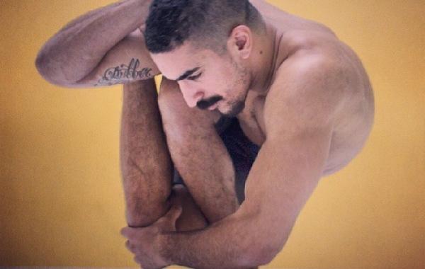 Рауф Ясит - резиновый человек, закручивающий свое тело в узлы