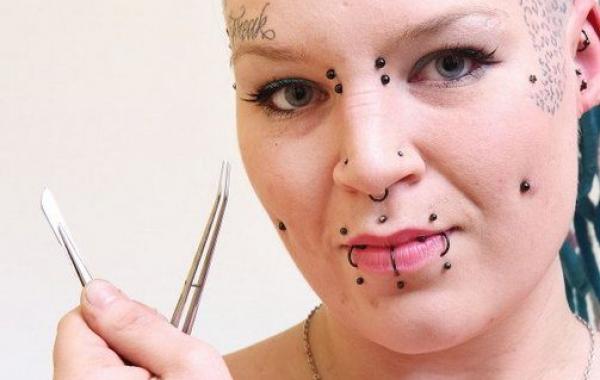 Torz Reynolds срезала татуировку с именем бойфренда и отправила ему по почте