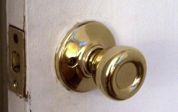 Вещи, кишащие бактериями, к которым мы прикасаемся практически каждый день