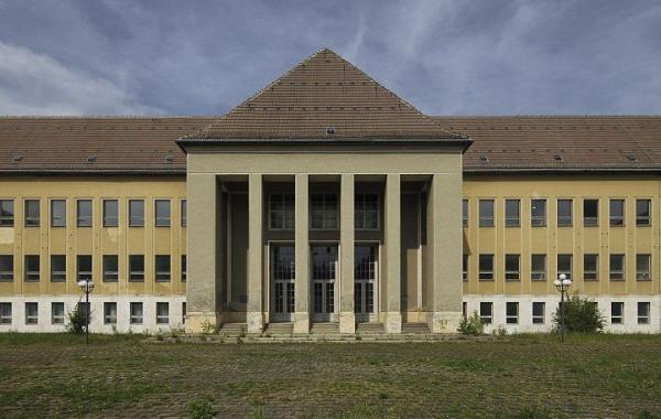 Внутри заброшенной школы Гитлерюгенд, где выращивали молодых фашистов