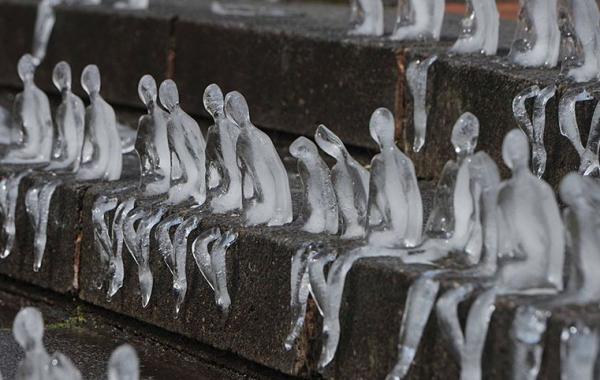5000 маленьких скульптур из льда в память о жертвах Первой мировой войны