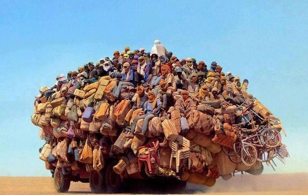 Впихнуть невпихуемое, перегруженный транспорт