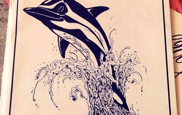 школьник спрятал матерное слово на обложке, ученик спрятал матерное слово в ежегоднике