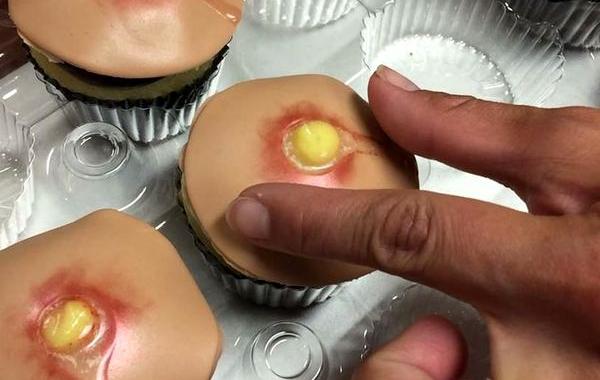 кекс в виде прыща, прыщавый кекс, кекс в виде прыща можно выдавить