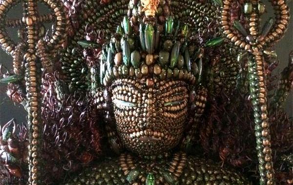 статуи из тысяч мёртвых жуков, скульптуры из тысяч мёртвых жуков, Йонджи Инамура, Yoneji Inamura