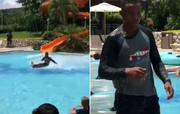 выехал из трубы в аквапарке, проехался задницей по воде