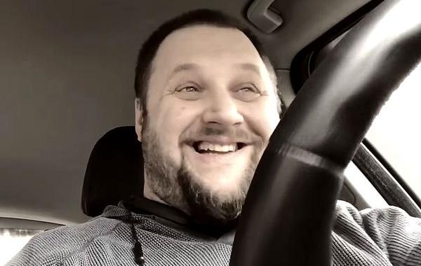 личный помощник Вика, Последняя версия Вики, Григорий Бакунов