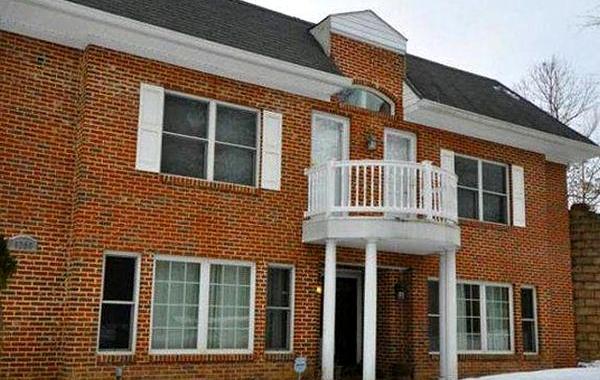 уникальный дом с одной стеной, дом выглядит как дом только с одной стороны