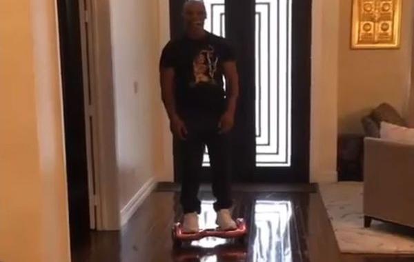 Майк Тайсон ховерборд, Майк Тайсон упал с ховерборда