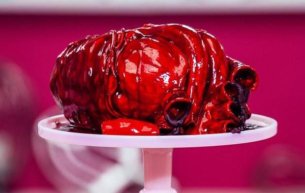 торт в виде сердца, торт в виде настоящего сердца, реалистичный торт в виде сердца
