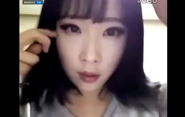 кореянка смывает макияж, кореянка смыла глаз, кореянка смыла макияж глаза 