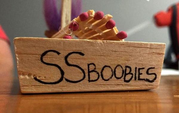 похоронил рыбку как викинга, лодка для рыбки