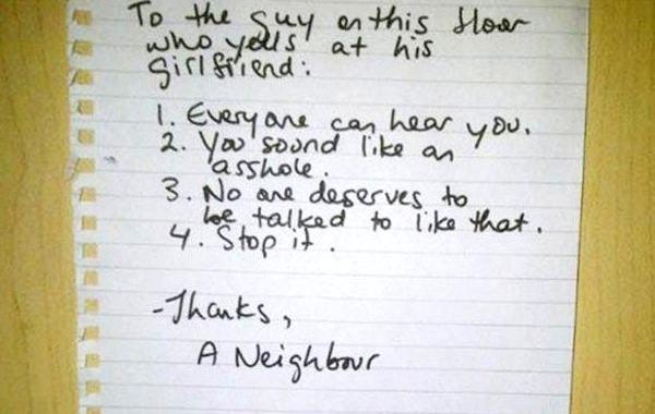 записка соседу орет на свою девушку, записка соседу из комнаты с тонкими стенами