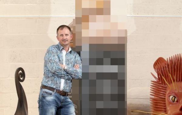 Анто Викхам Anto Wickham, гроб в форме бутылки Jack Daniels