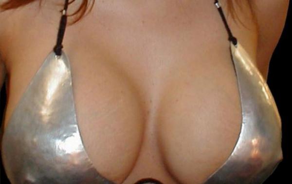 Металлические бюстгалтеры, лифчики из металла, Брукс Коулмэн, Brooks Coleman