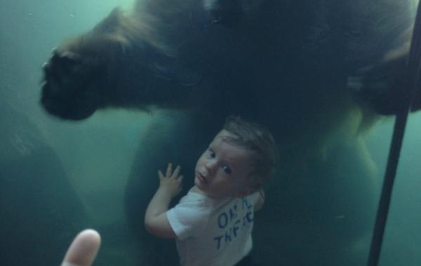 Папа металлист Брайан Реда Brian Reda рок жест коза