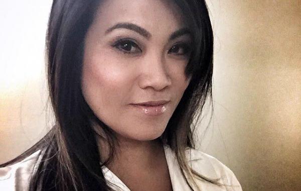 доктор выдавливатель прыщей, выдавливатель прыщей, Сандра Ли, Sandra Lee, прославилась выдавливая прыщи, выдавливает прыщи видео