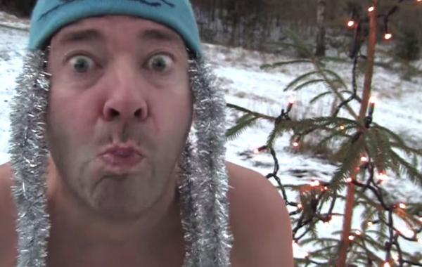 пьяный норвежец на коньках, голый норвежец катается на коньках, Тор Экхофф, Tor Eckhoff, мужик пьет водку и катается на коньках